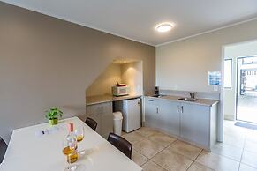 Le Chalet Suisse Motel Apartments