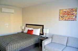 Oxford Village Motels