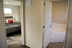 Oxford Village Motels