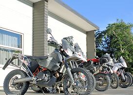 Oxford Village Motels