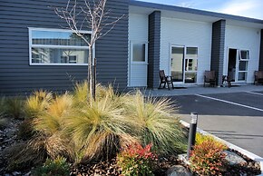 Oxford Village Motels