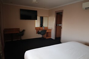Sun Palms Motel