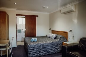 Denman Motor Inn