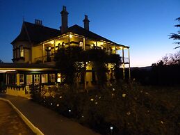 Airlie House Motor Inn