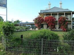 Airlie House Motor Inn