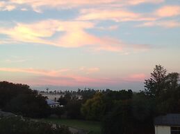 Airlie House Motor Inn