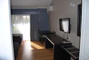 Airlie House Motor Inn