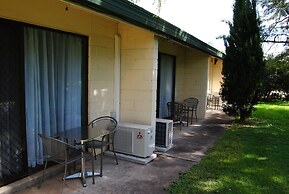 Airlie House Motor Inn