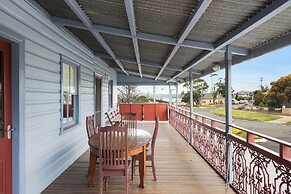 Heritage House Motel & Units