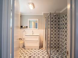 Heritage House Motel & Units