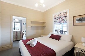 Heritage House Motel & Units