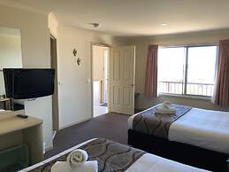 Heritage House Motel & Units