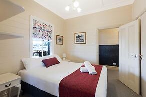 Heritage House Motel & Units