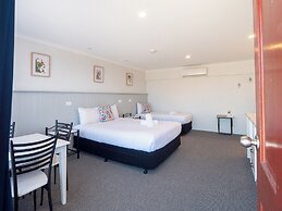 Heritage House Motel & Units