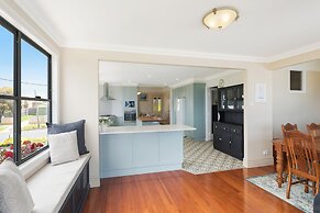 Heritage House Motel & Units