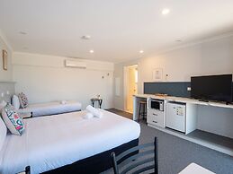 Heritage House Motel & Units