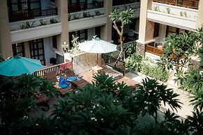 Fourteen Roses Beach Hotel