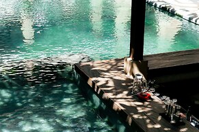 Fourteen Roses Beach Hotel