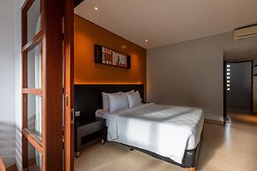 Fourteen Roses Beach Hotel