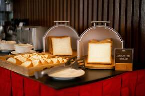 Fourteen Roses Beach Hotel