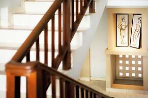 Fourteen Roses Beach Hotel