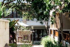 Fourteen Roses Beach Hotel