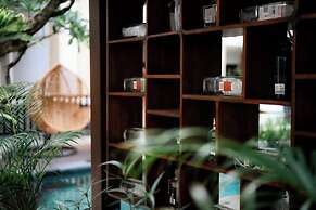 Fourteen Roses Beach Hotel