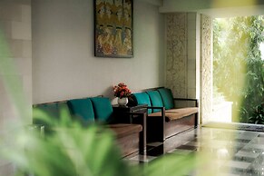 Fourteen Roses Beach Hotel