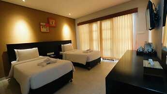 Fourteen Roses Beach Hotel