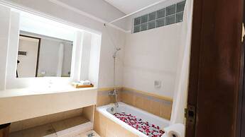 Fourteen Roses Beach Hotel