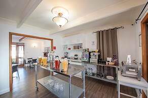 Jacaranda Place Motor Inn