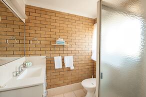 Jacaranda Place Motor Inn