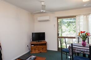 Jacaranda Place Motor Inn