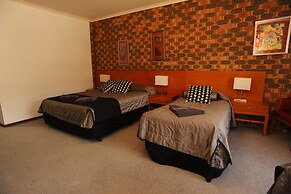 Horsham Mid City Court Motel