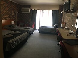 Horsham Mid City Court Motel