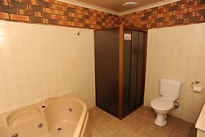 Horsham Mid City Court Motel