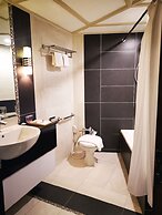 REGALODGE HOTEL & SPA