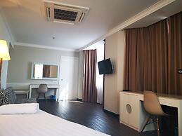 REGALODGE HOTEL & SPA