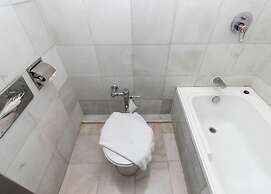 REGALODGE HOTEL & SPA