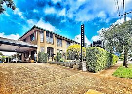 A Raceview Motor Inn