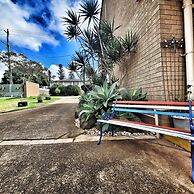 A Raceview Motor Inn