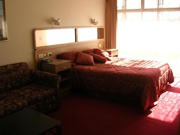 The Peninsula Motor Inn