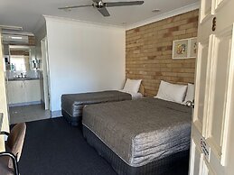 Starlight Motor Inn