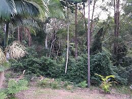 Mapleton Cabins & Caravan Park