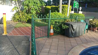 Hampton Court Apartments