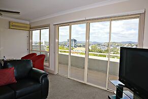 Hampton Court Apartments