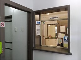 Hampton Court Apartments