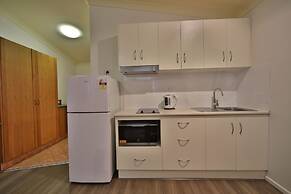 Emerald Explorers Inn