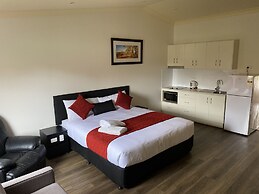 Emerald Explorers Inn