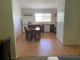 Emerald Explorers Inn